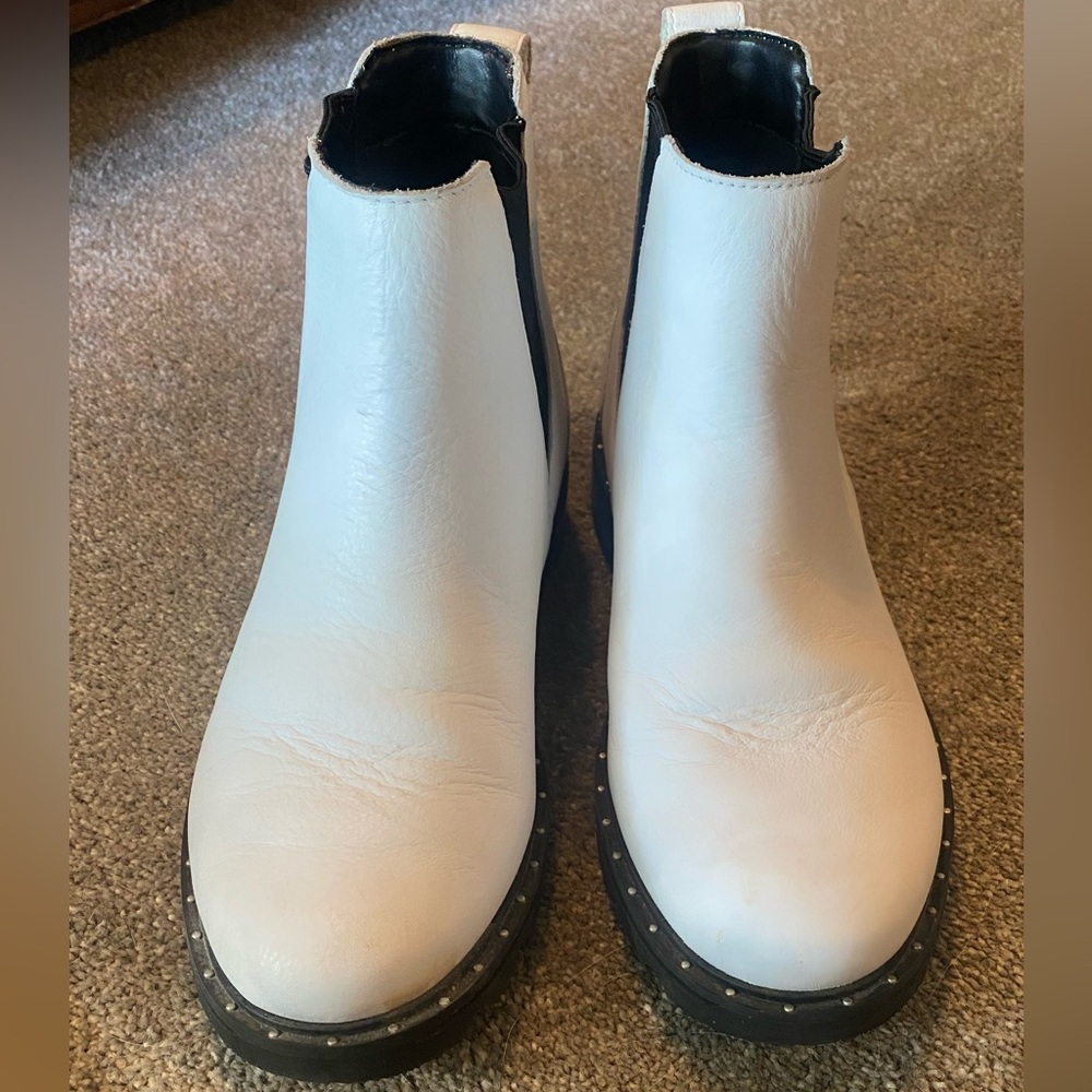Sorel Chelsea Lennox Lug Sole Ankle Boots White Leather Women’s Size 9.5